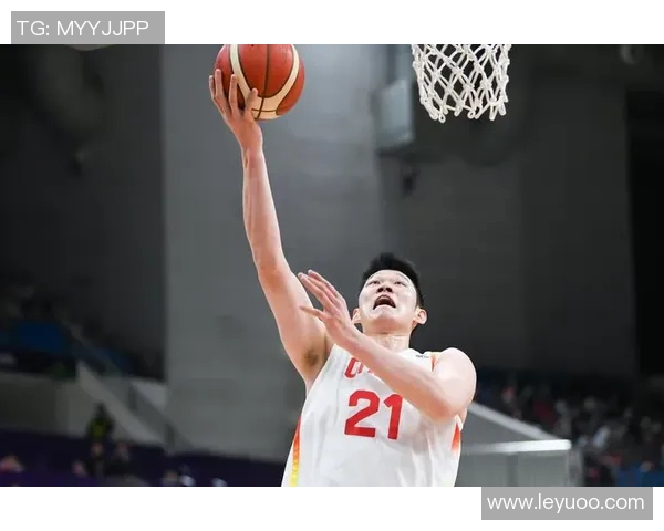 胡金秋半场表现出色6投4中贡献8分2篮板助力球队稳定发挥